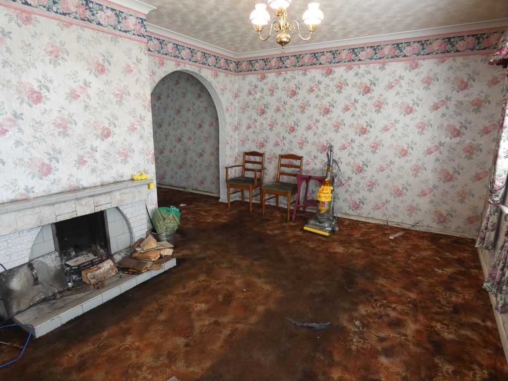 Lounge- click for photo gallery